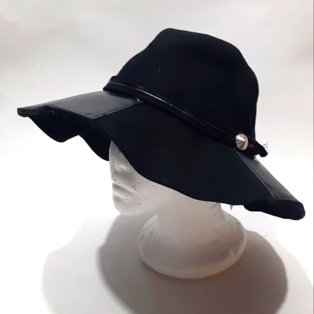 Sand Diego Hat with Faux Leather